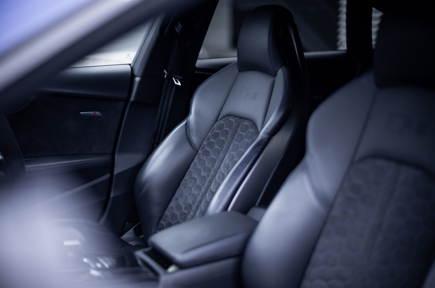 アウディ・RS5スポーツバック（2021）誇り高き、ちょうど真ん中