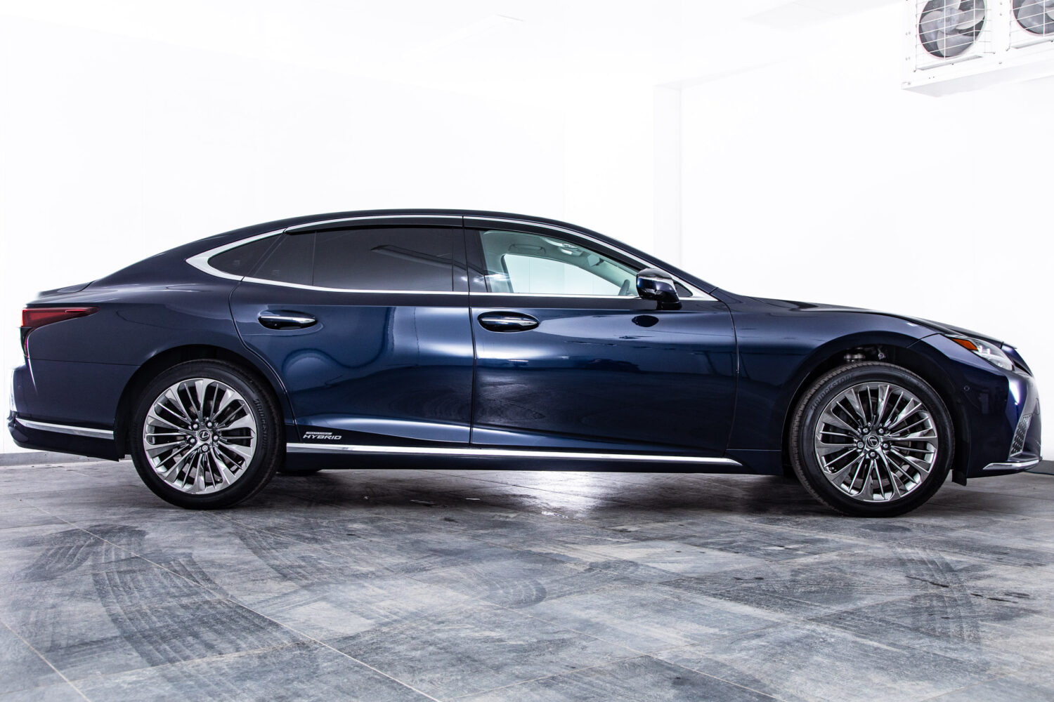 LS500h バージョンL 4WD