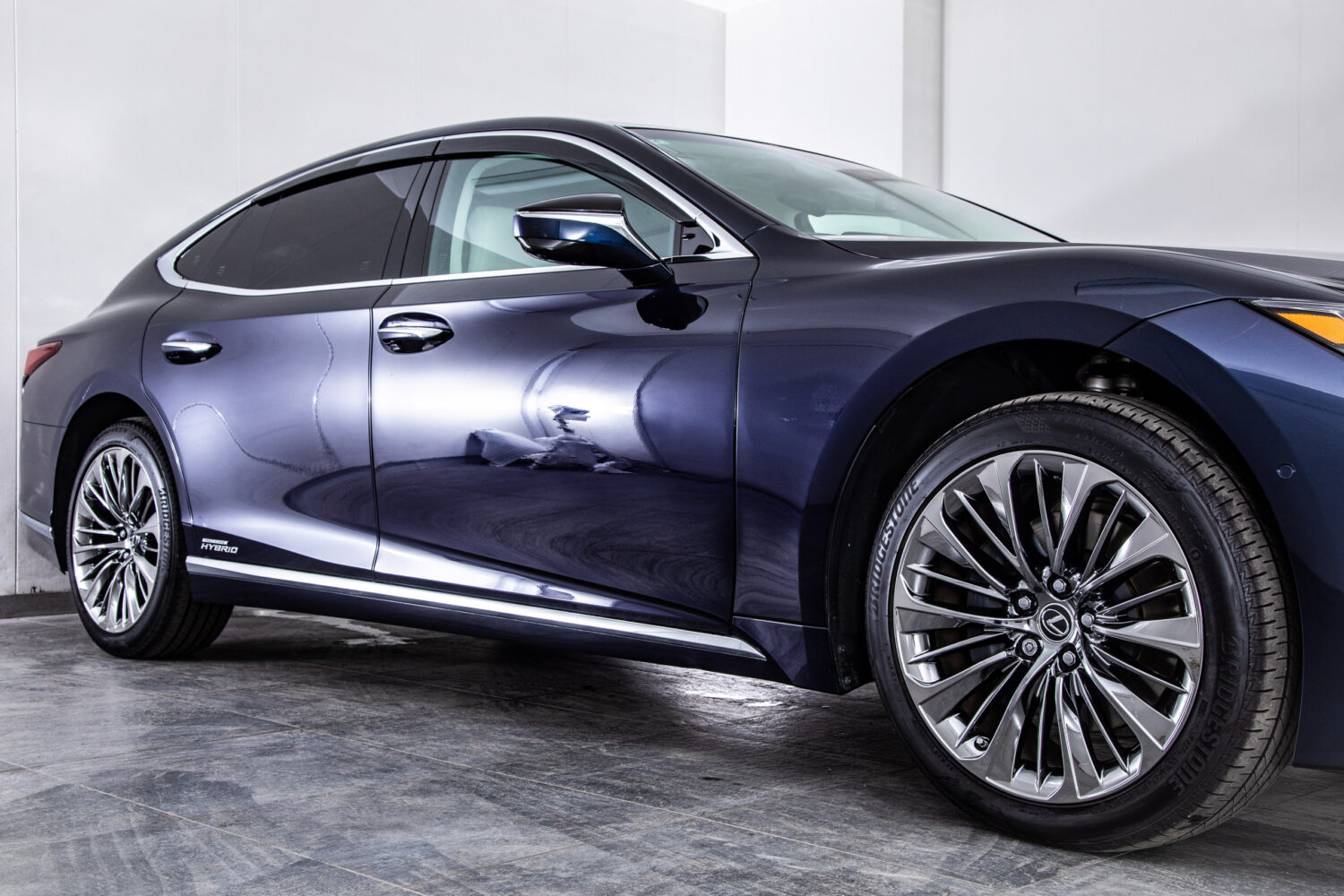 LS500h バージョンL 4WD