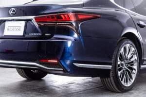 LS500h バージョンL 4WD