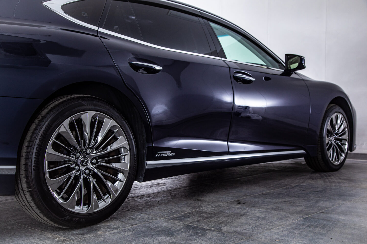 LS500h バージョンL 4WD