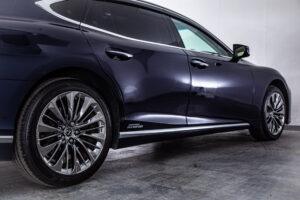 LS500h バージョンL 4WD