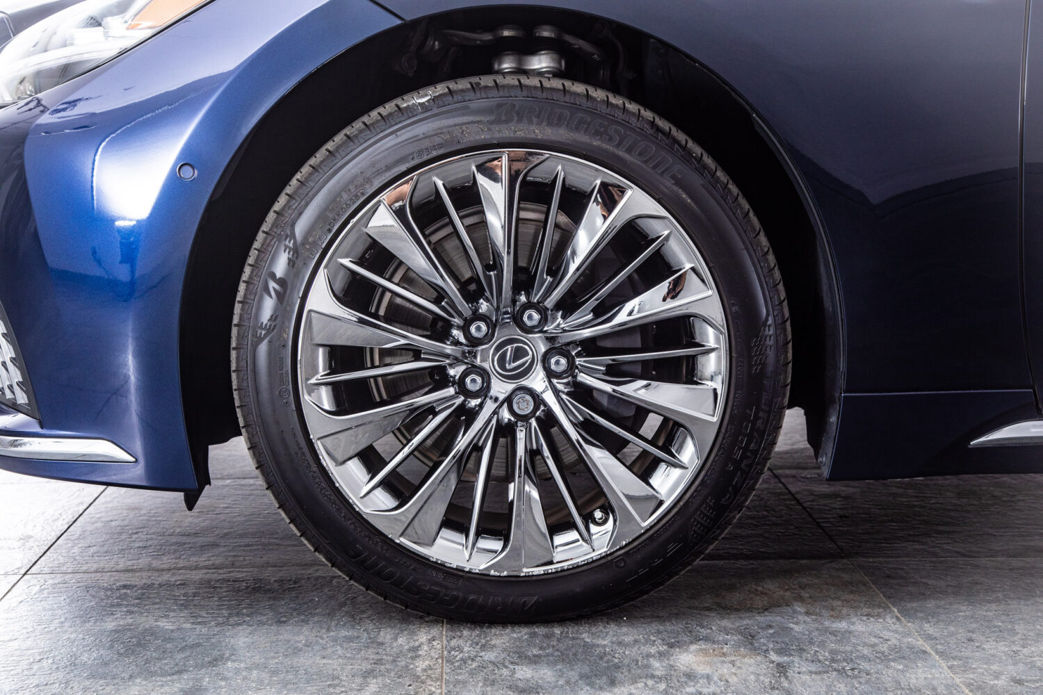 LS500h バージョンL 4WD