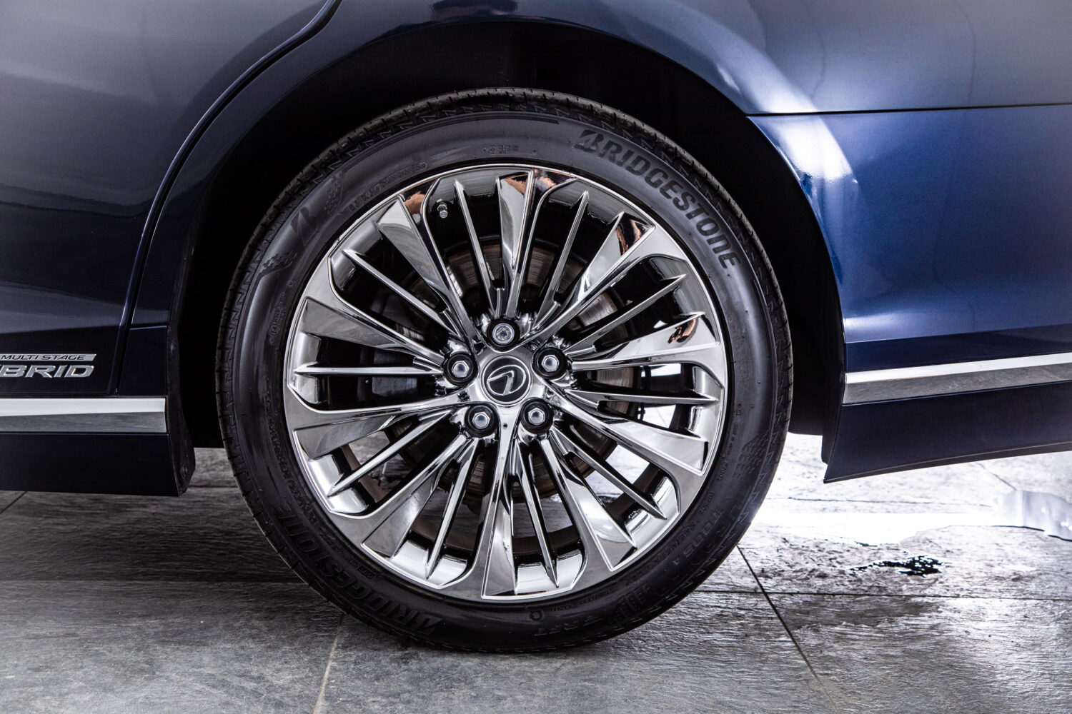 LS500h バージョンL 4WD