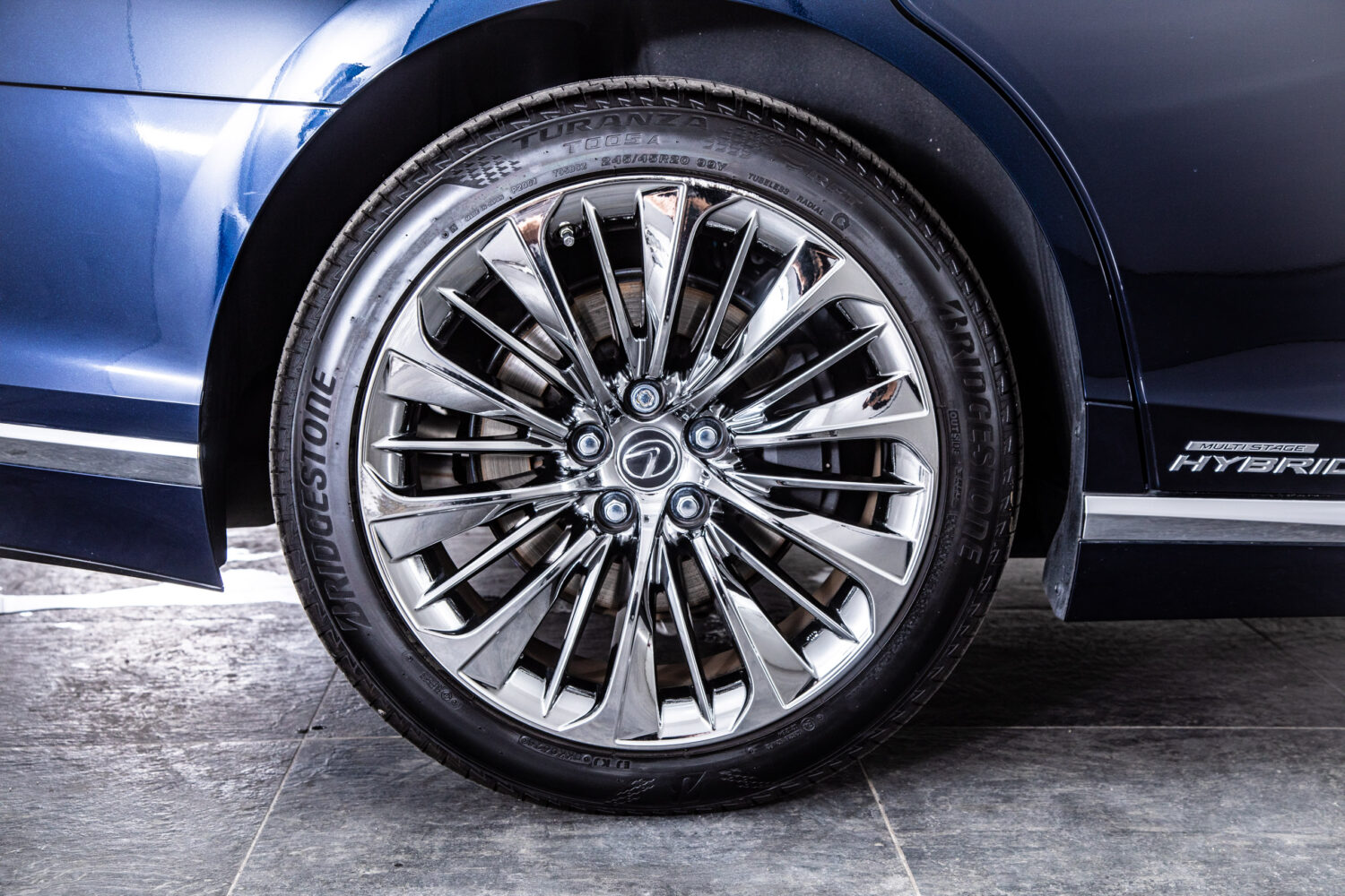 LS500h バージョンL 4WD