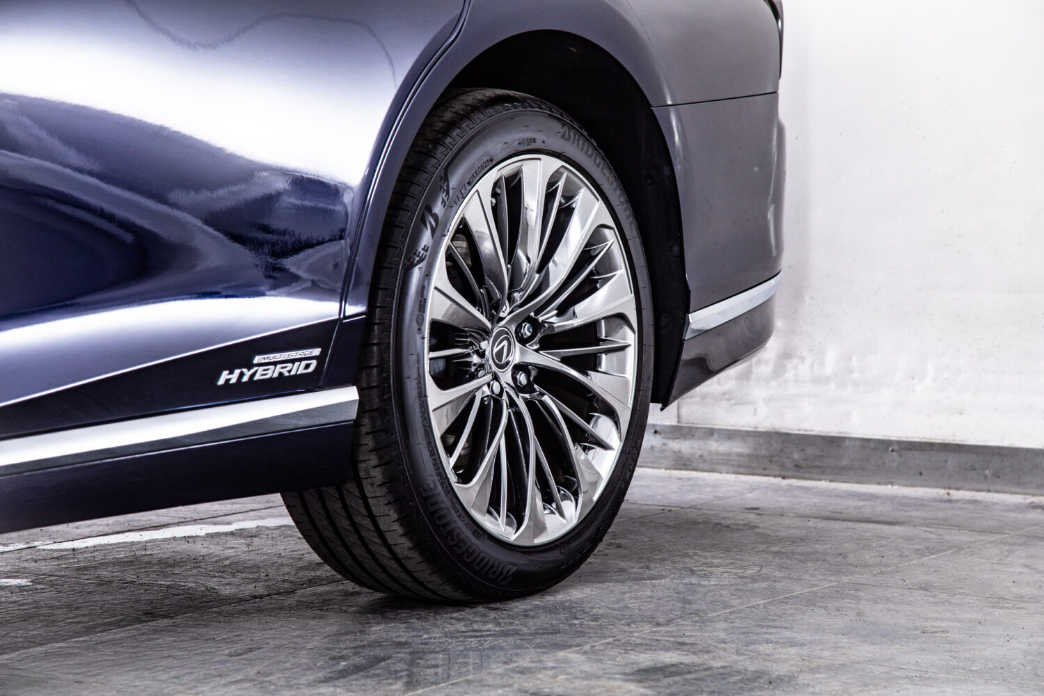 LS500h バージョンL 4WD