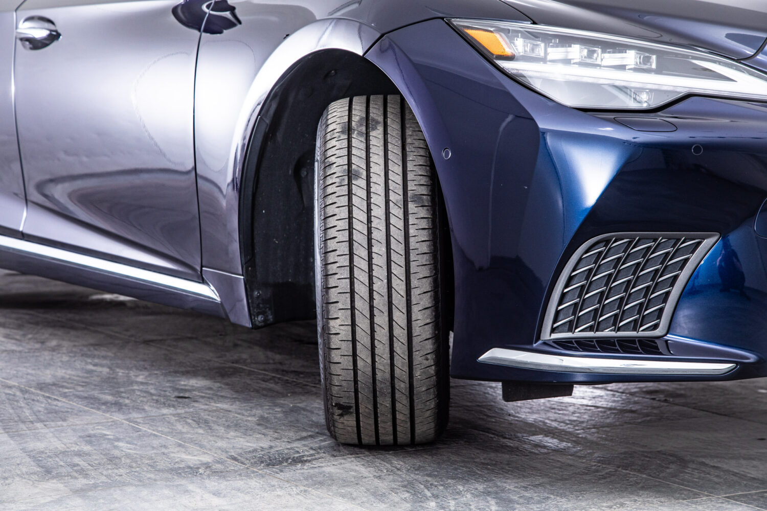 LS500h バージョンL 4WD