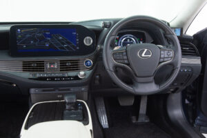 LS500h バージョンL 4WD