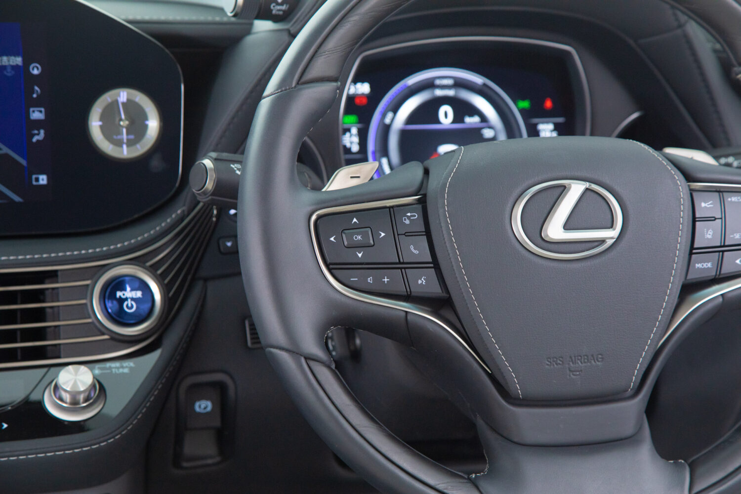 LS500h バージョンL 4WD