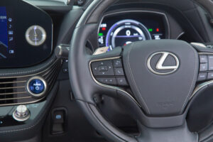 LS500h バージョンL 4WD