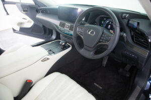 LS500h バージョンL 4WD