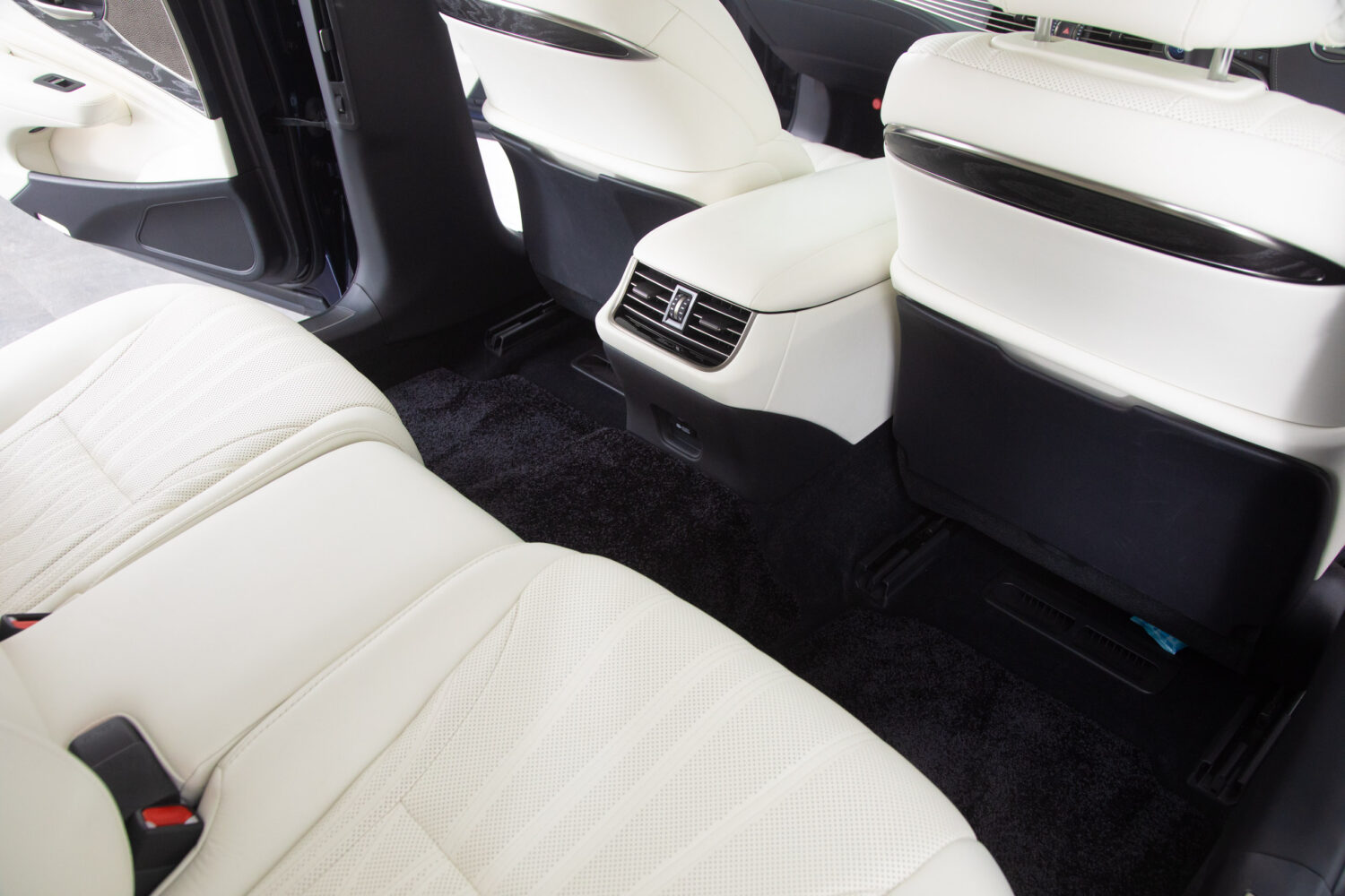 LS500h バージョンL 4WD