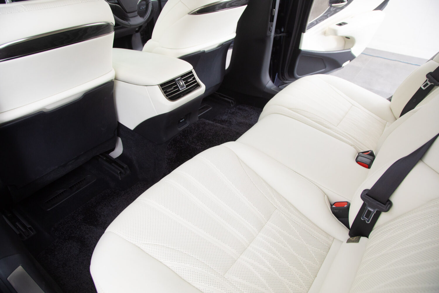 LS500h バージョンL 4WD