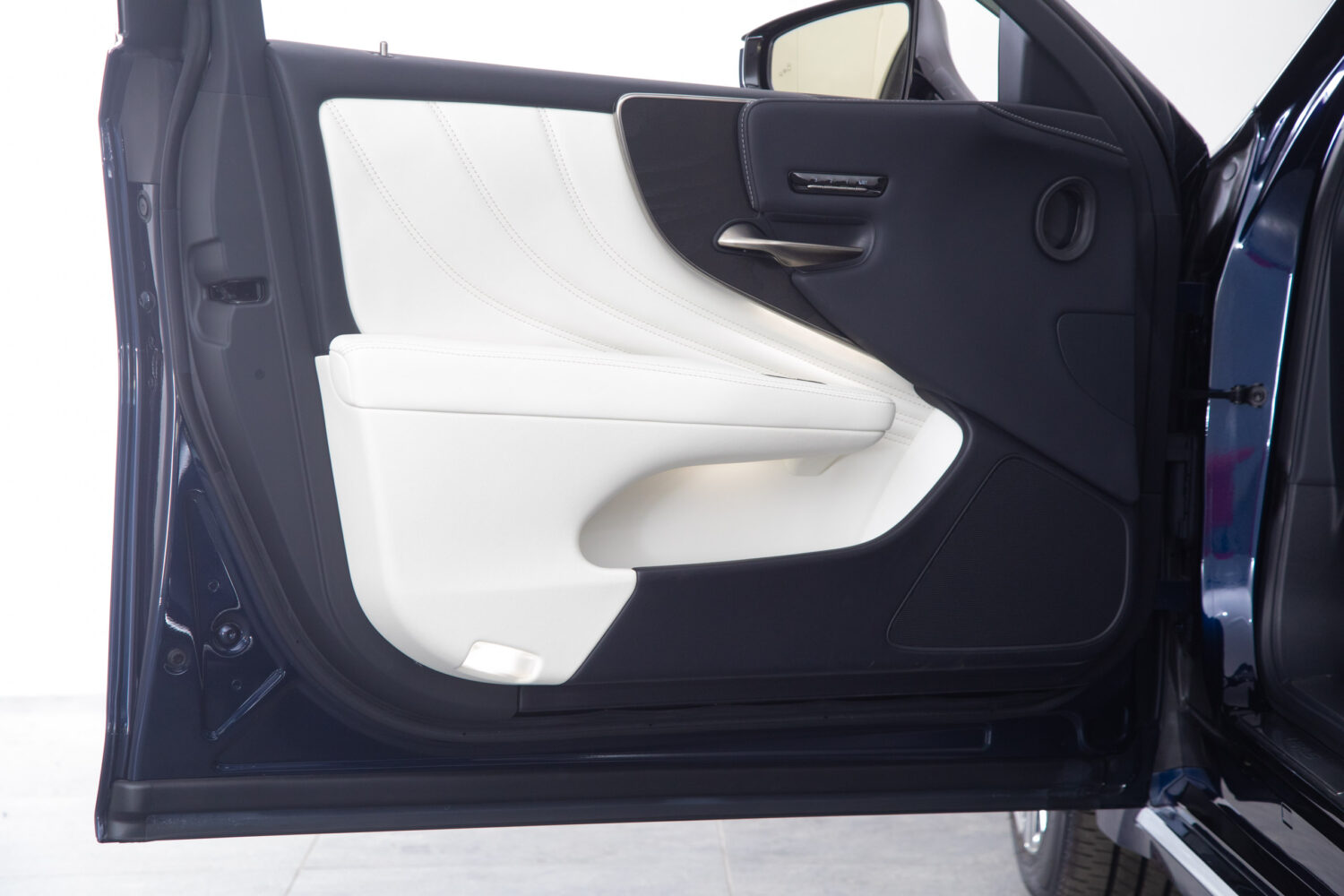 LS500h バージョンL 4WD