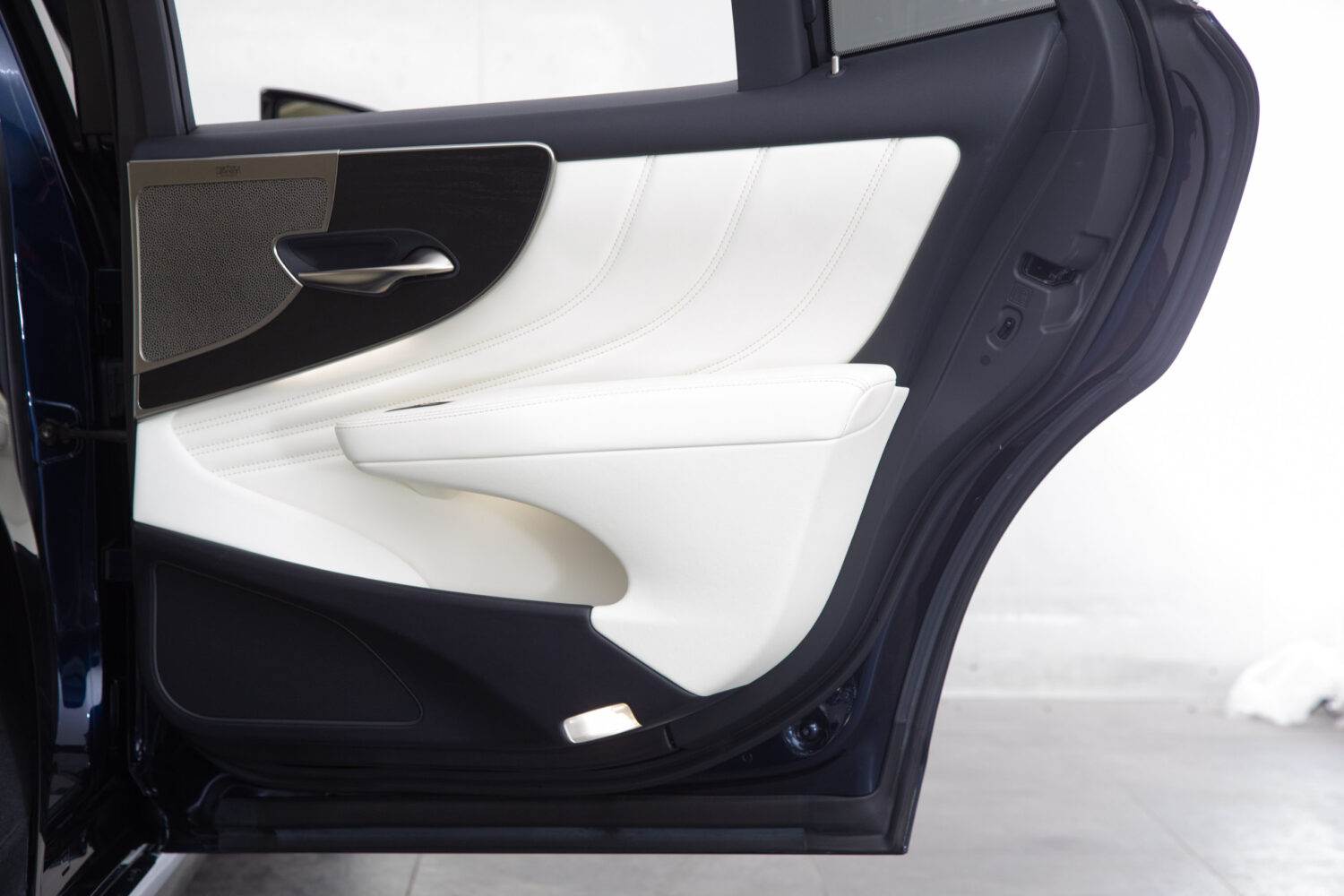 LS500h バージョンL 4WD