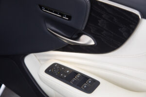 LS500h バージョンL 4WD