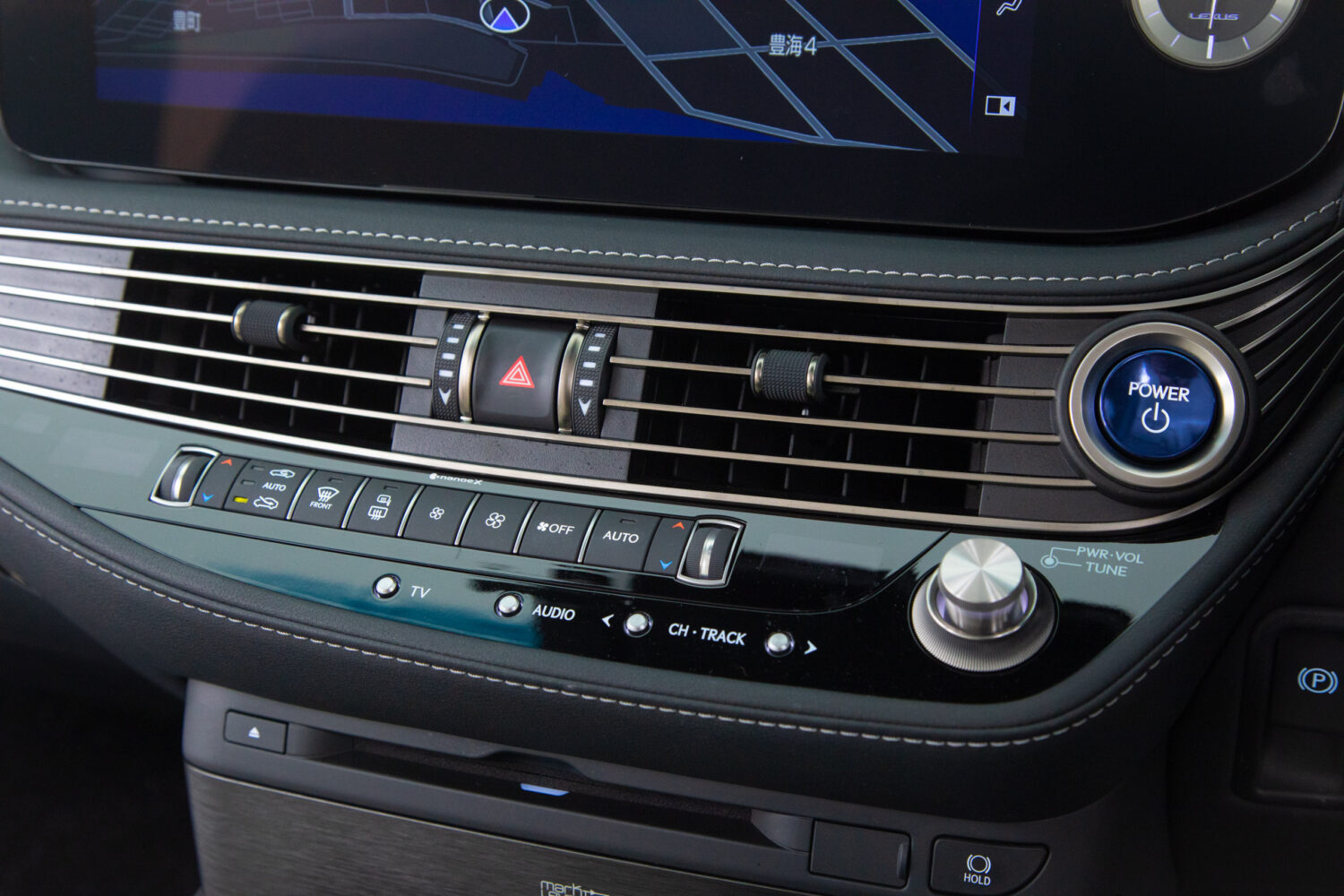 LS500h バージョンL 4WD