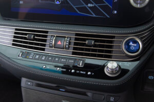 LS500h バージョンL 4WD