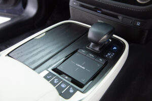 LS500h バージョンL 4WD