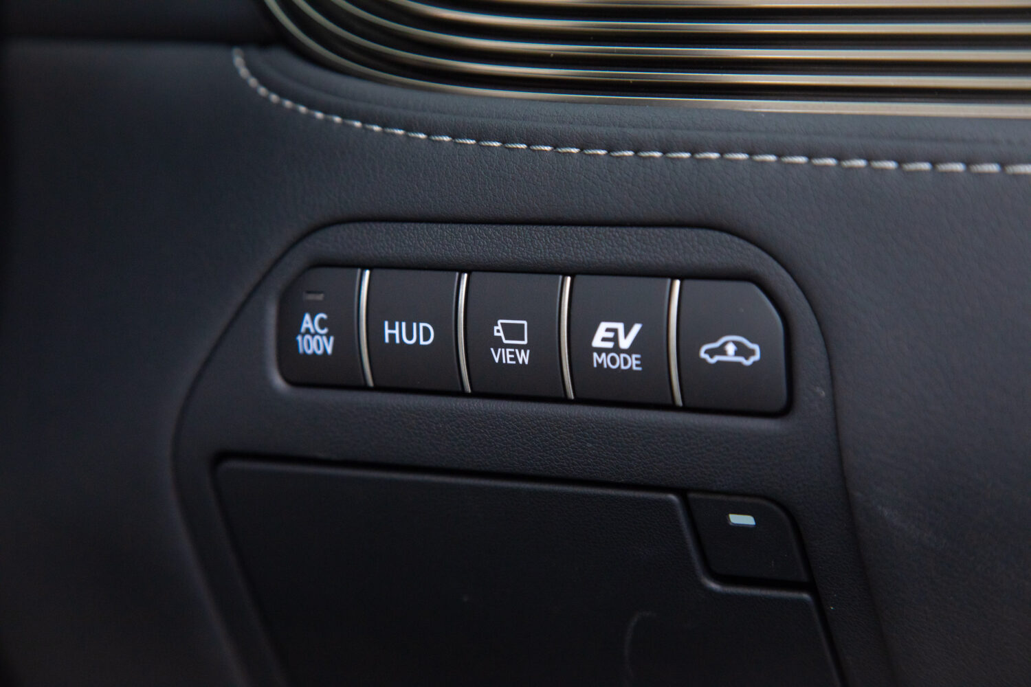 LS500h バージョンL 4WD