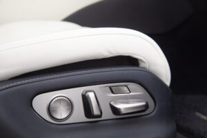 LS500h バージョンL 4WD