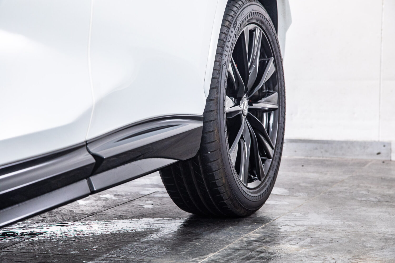 NX350h Fスポーツ 4WD