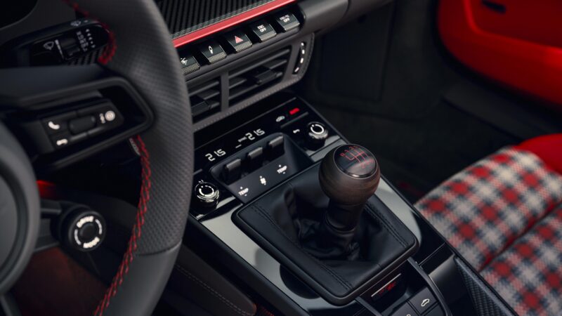 高回転自然吸気エンジン×MT×カブリオレ　新型ポルシェ911 GT3 S/C