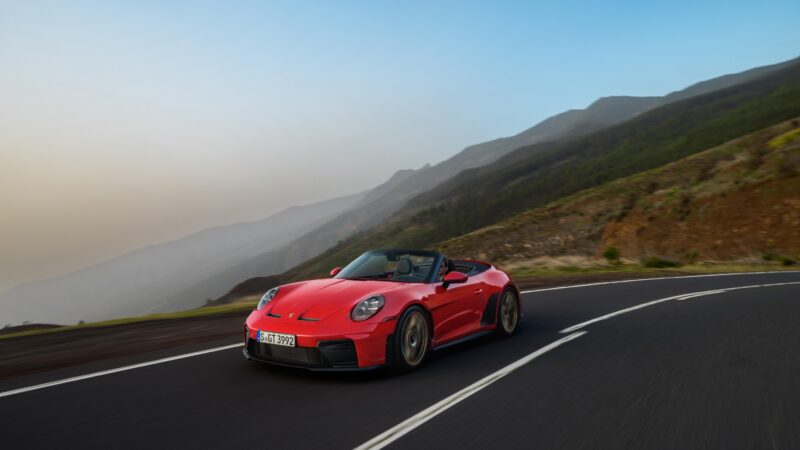 高回転自然吸気エンジン×MT×カブリオレ　新型ポルシェ911 GT3 S/C