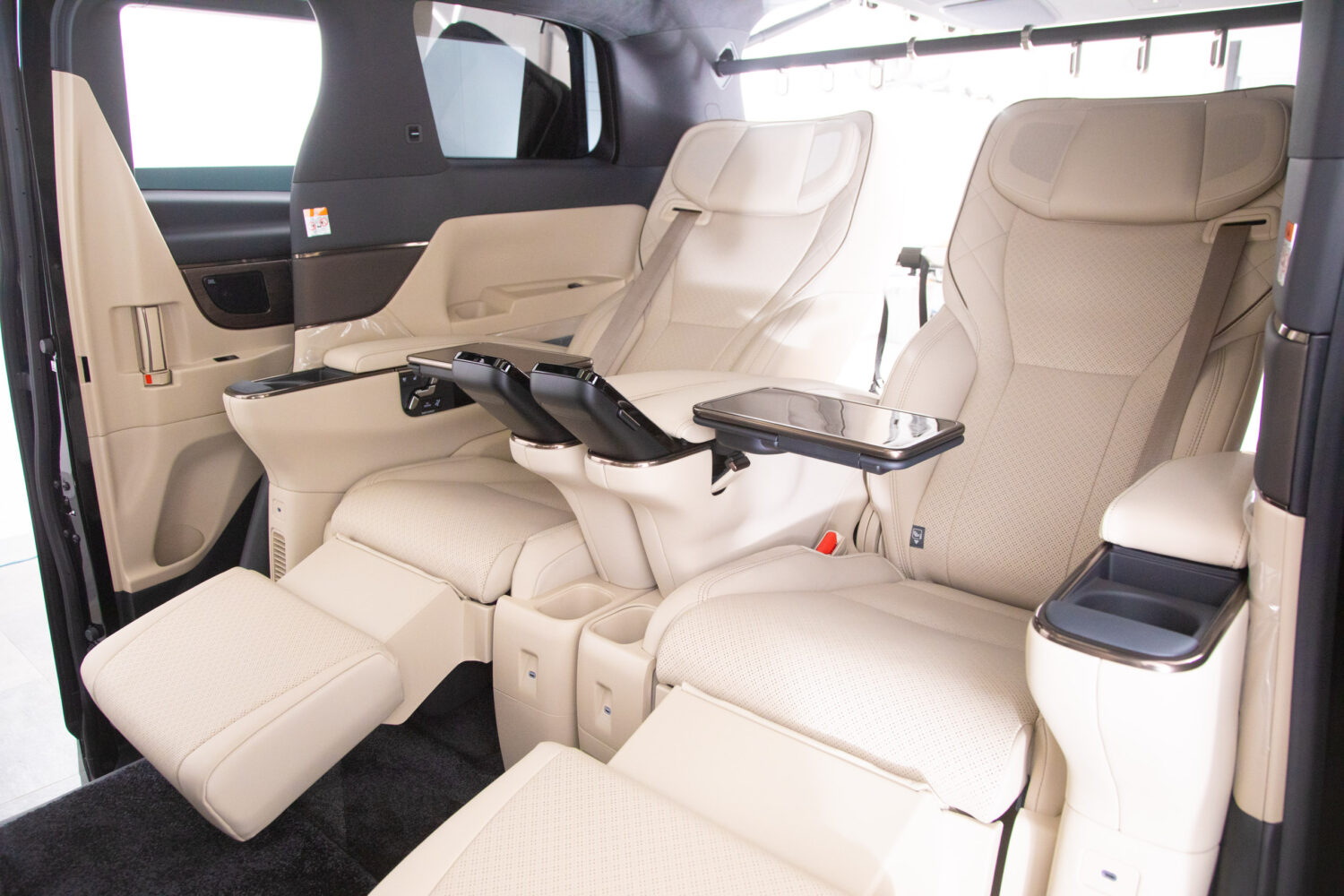 アルファード スぺーシャスラウンジ HEV2.5 4WD