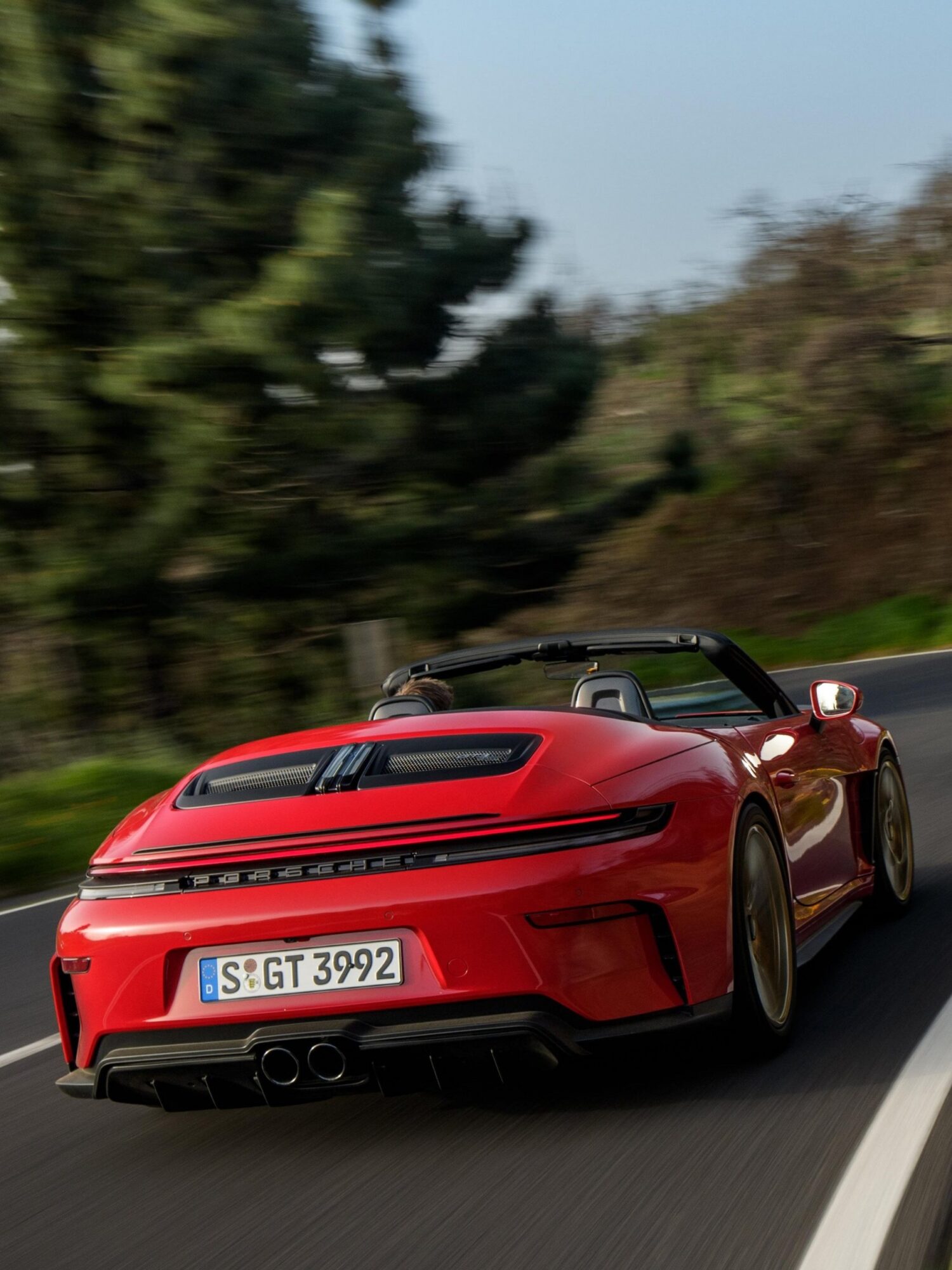 高回転自然吸気エンジン×MT×カブリオレ　新型ポルシェ911 GT3 S/C