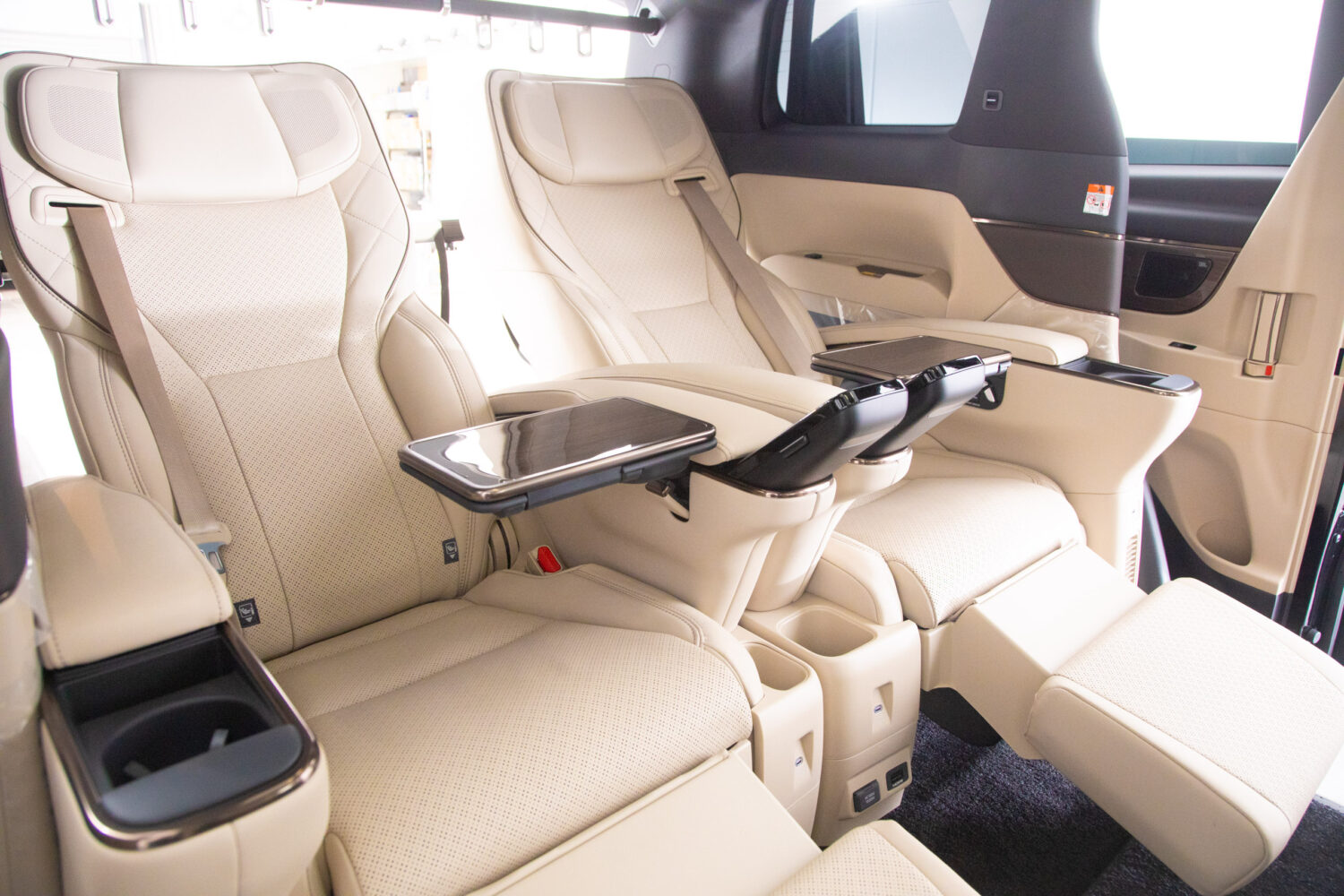 アルファード スぺーシャスラウンジ HEV2.5 4WD