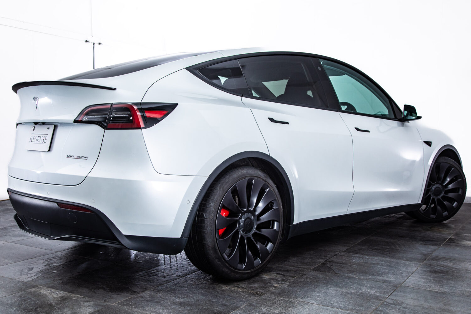 モデルY パフォーマンス 4WD