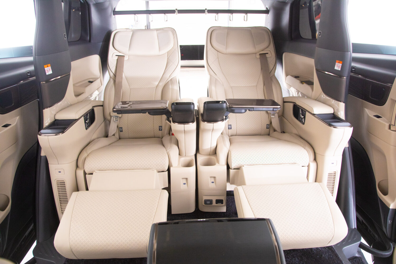 アルファード スぺーシャスラウンジ HEV2.5 4WD