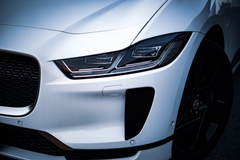 ジャガー・Iペイス SE（2020）スポーツカーの血統