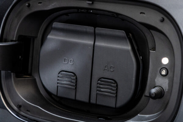 レンジローバー オートバイオグラフィ 3.0L P550e SWD 4WD