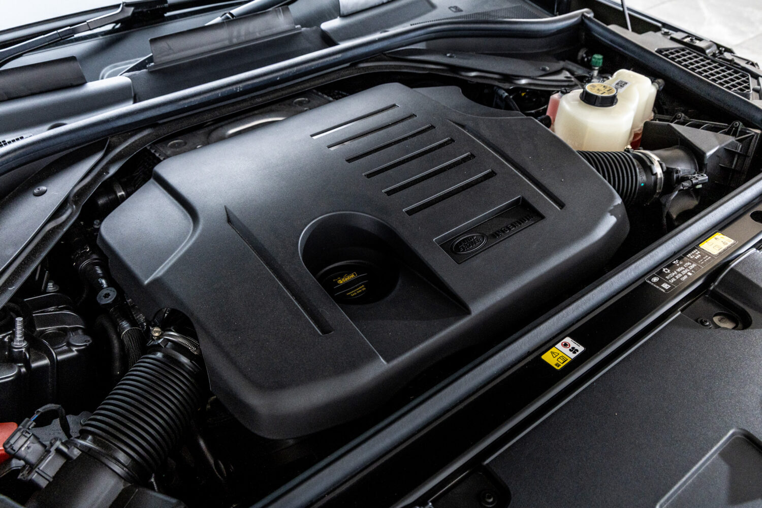 レンジローバー オートバイオグラフィ 3.0L P550e SWD 4WD