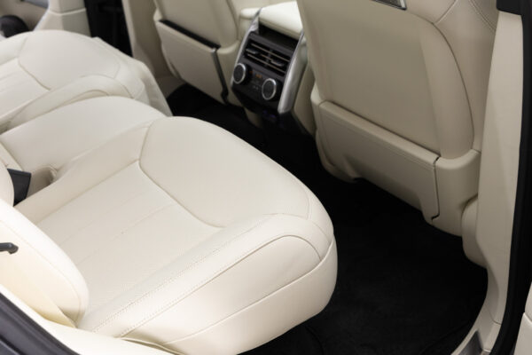 レンジローバー オートバイオグラフィ 3.0L P550e SWD 4WD