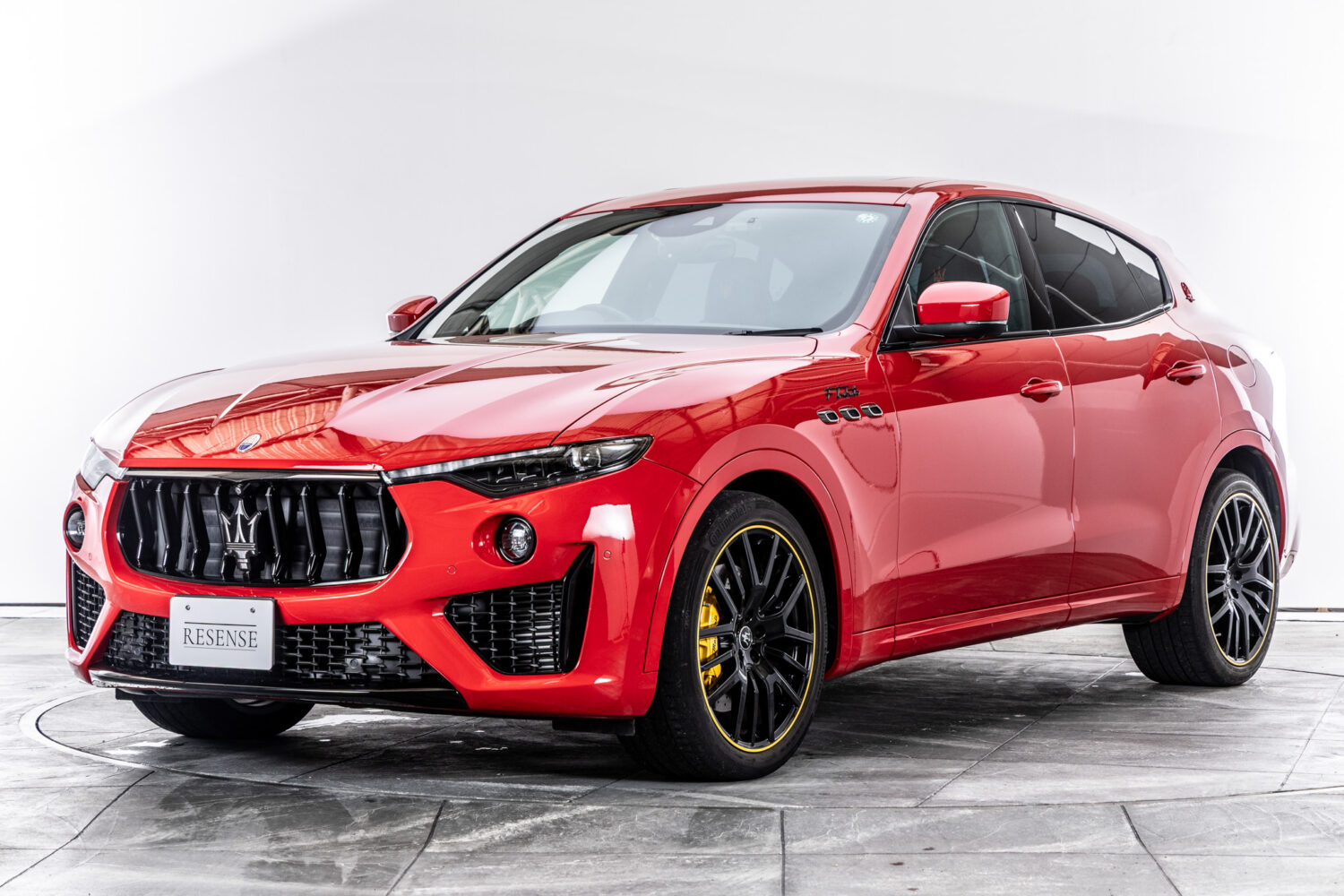 レヴァンテ  Fトリブート 4WD