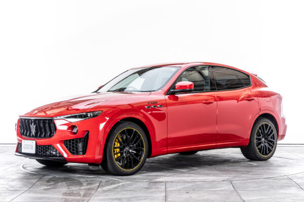 レヴァンテ  Fトリブート 4WD
