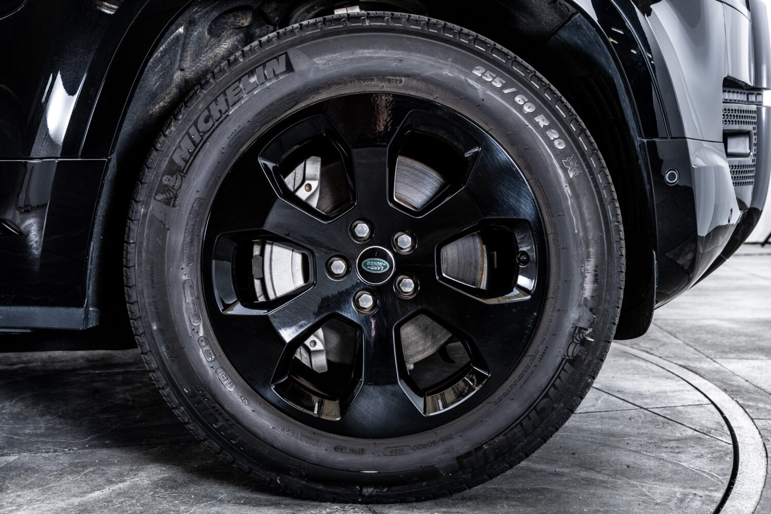 ディフェンダー110X DYNAMIC SE D300 4WD