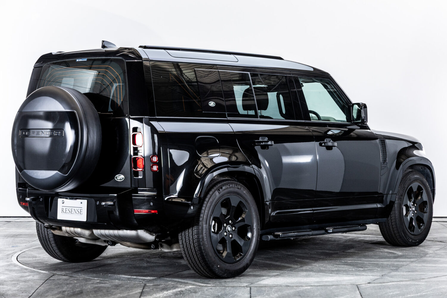 ディフェンダー110X DYNAMIC SE D300 4WD