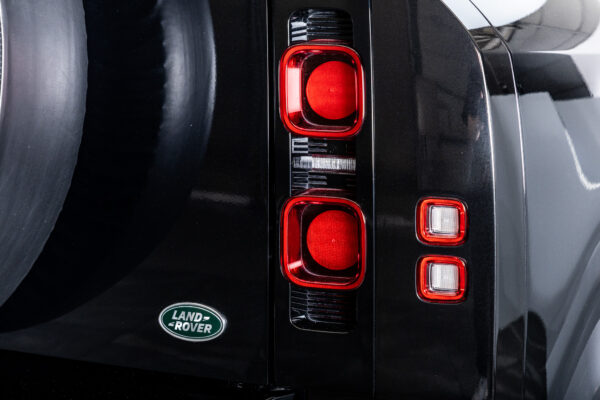 ディフェンダー110X DYNAMIC SE D300 4WD