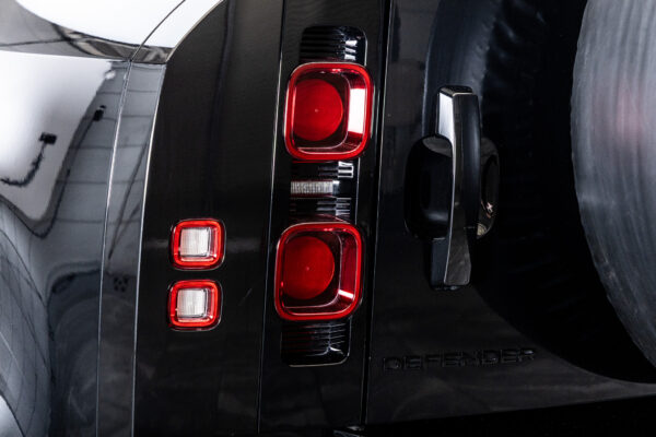 ディフェンダー110X DYNAMIC SE D300 4WD