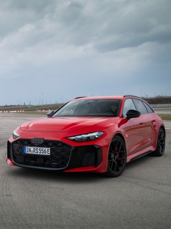 世界初の新技術搭載　新型アウディRS5　初のパフォーマンスハイブリッド