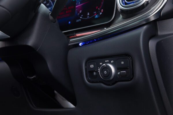 VクラスV220 d エクスクルーシブ ロング プラチナスイート ディーゼルターボ