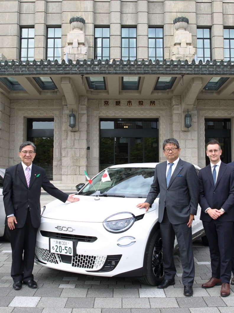 京都府京都市の公用車として寄納　フィアット600e　姉妹都市提携60周年の節目