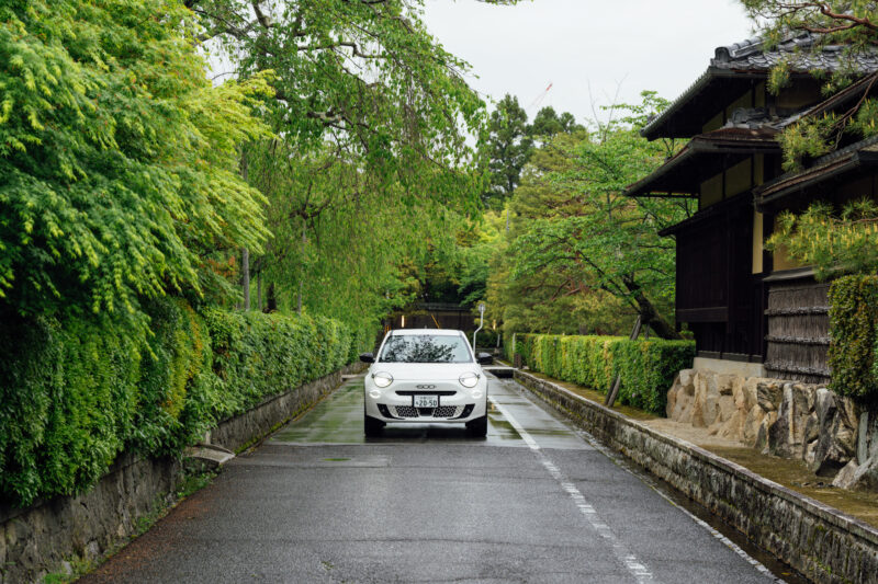 京都府京都市の公用車として寄納　フィアット600e　姉妹都市提携60周年の節目