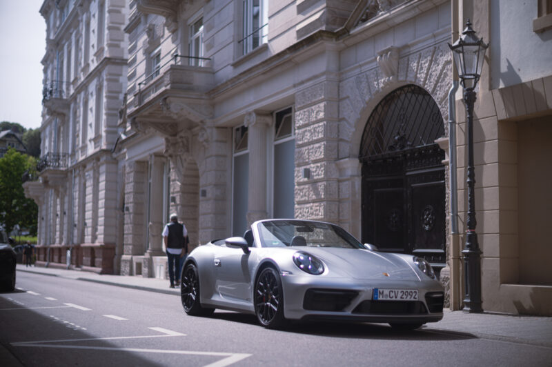 ポルシェ・911GTSカブリオレ（）生まれの地で深く読み解く