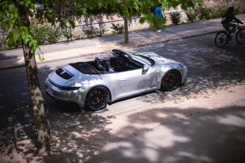 ポルシェ・911GTSカブリオレ（）生まれの地で深く読み解く