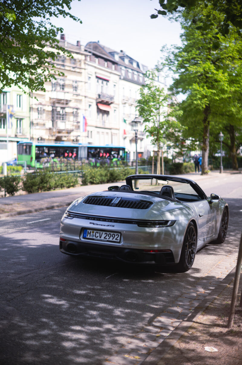 ポルシェ・911GTSカブリオレ（）生まれの地で深く読み解く